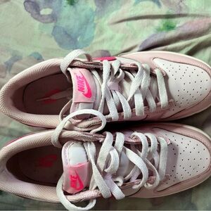 Nike low dunks Light Pink Sneakers